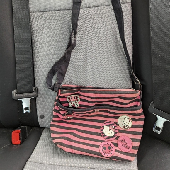 hello kitty purse - Picture 2 of 8